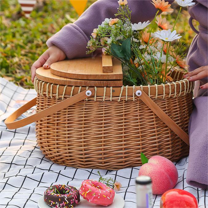 Cesta de piquenique tecida à mão