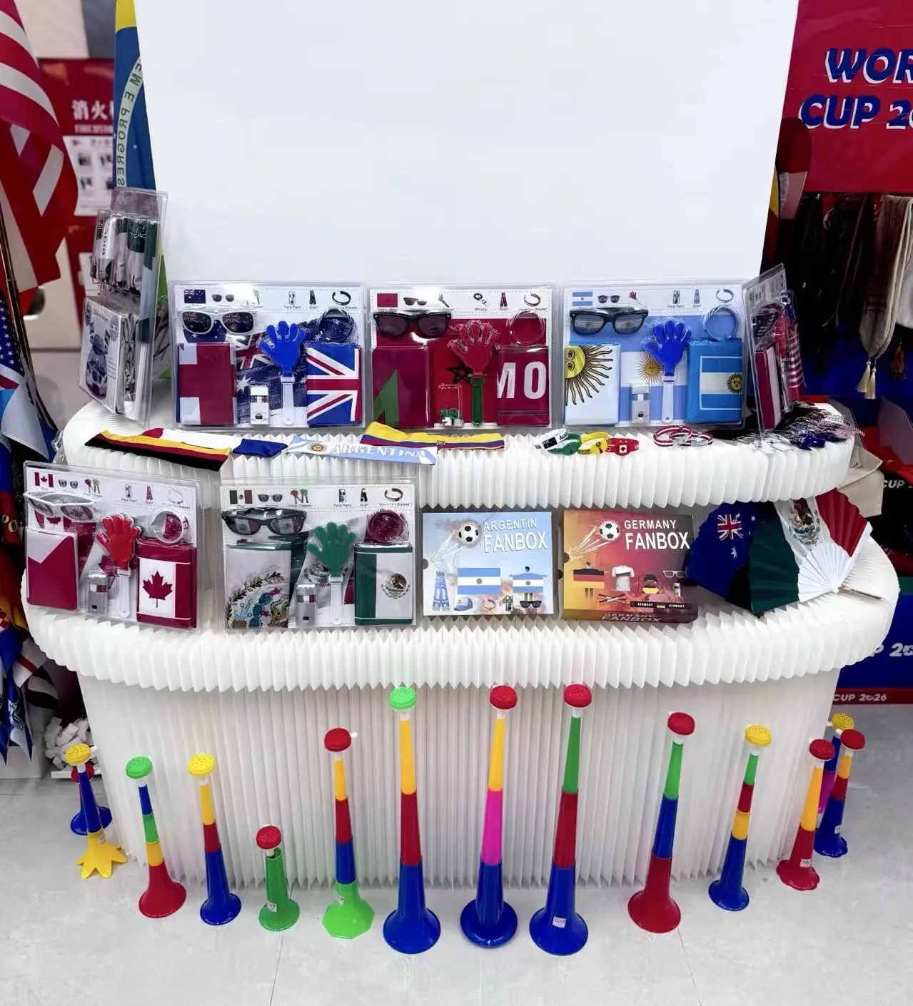 Pudełko kibica na mistrzostwa świata FIFA 2026 oraz ręczne klapsy i sygnalizatory dźwiękowe