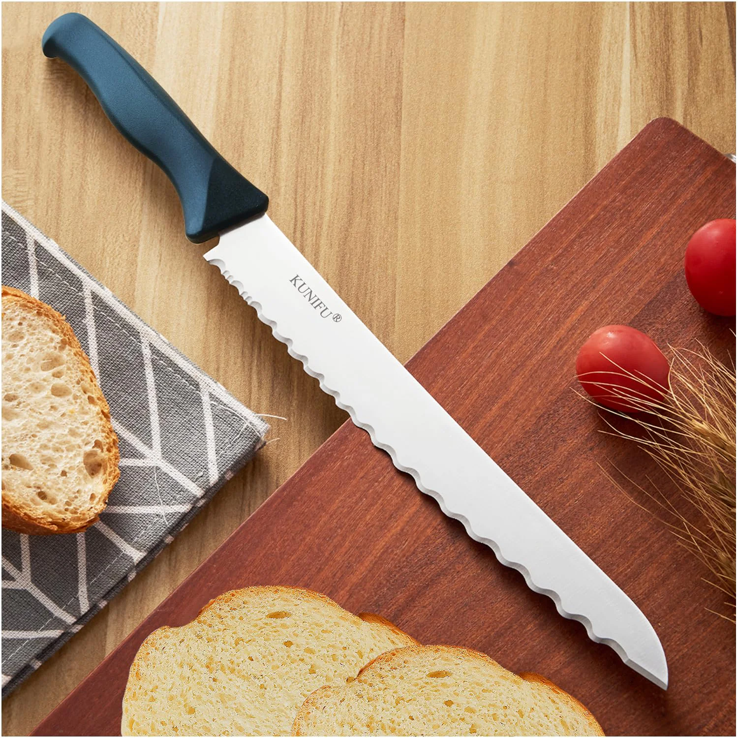Serrated Bread Knife (8-10 inches)