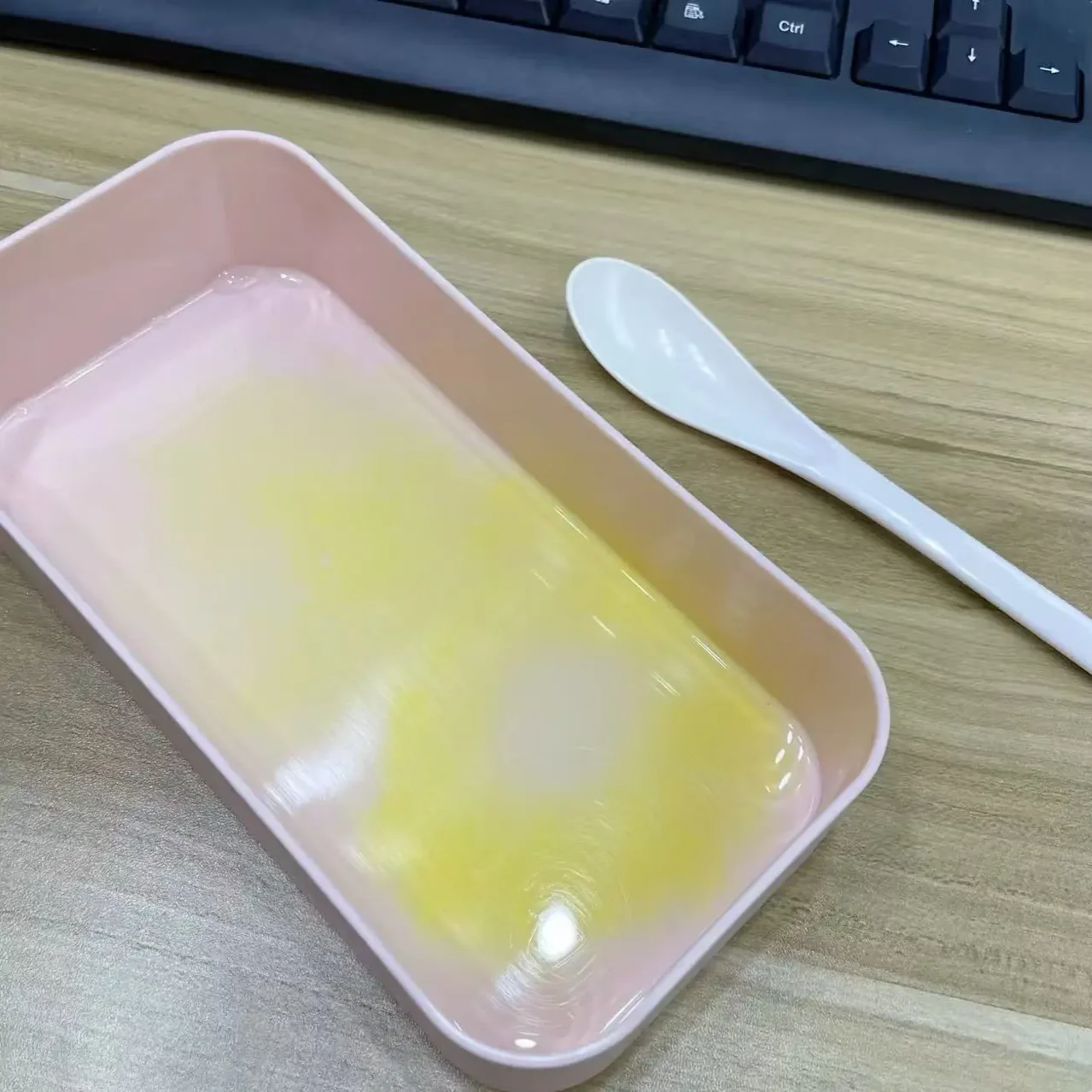 Sunlight Method How to Remove Stains From Plastic Containers